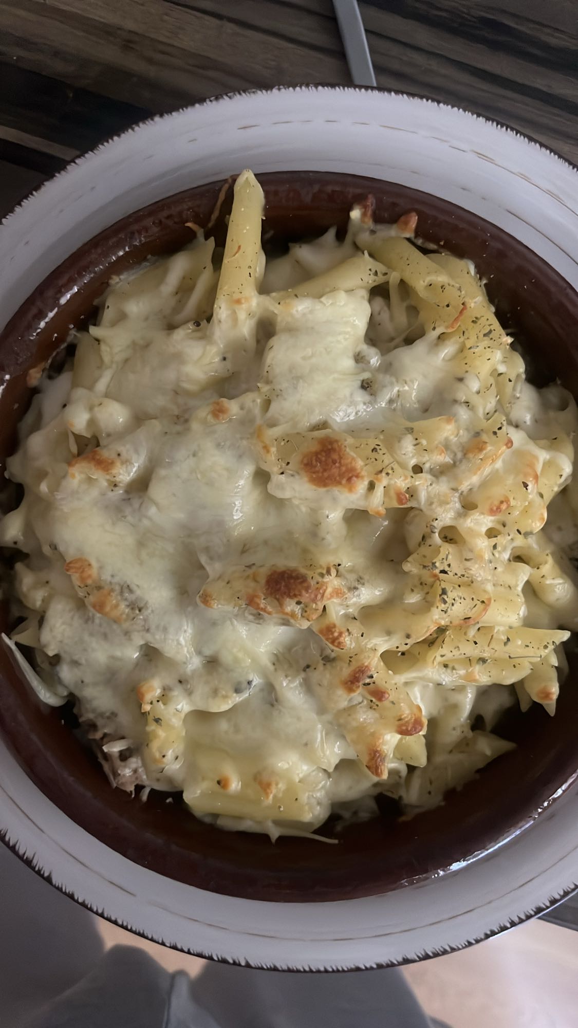 Pasta con queso gratinado