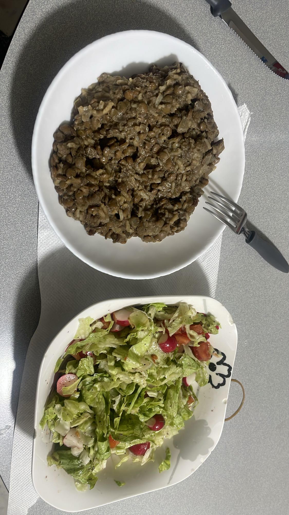 Lentil stew with salad