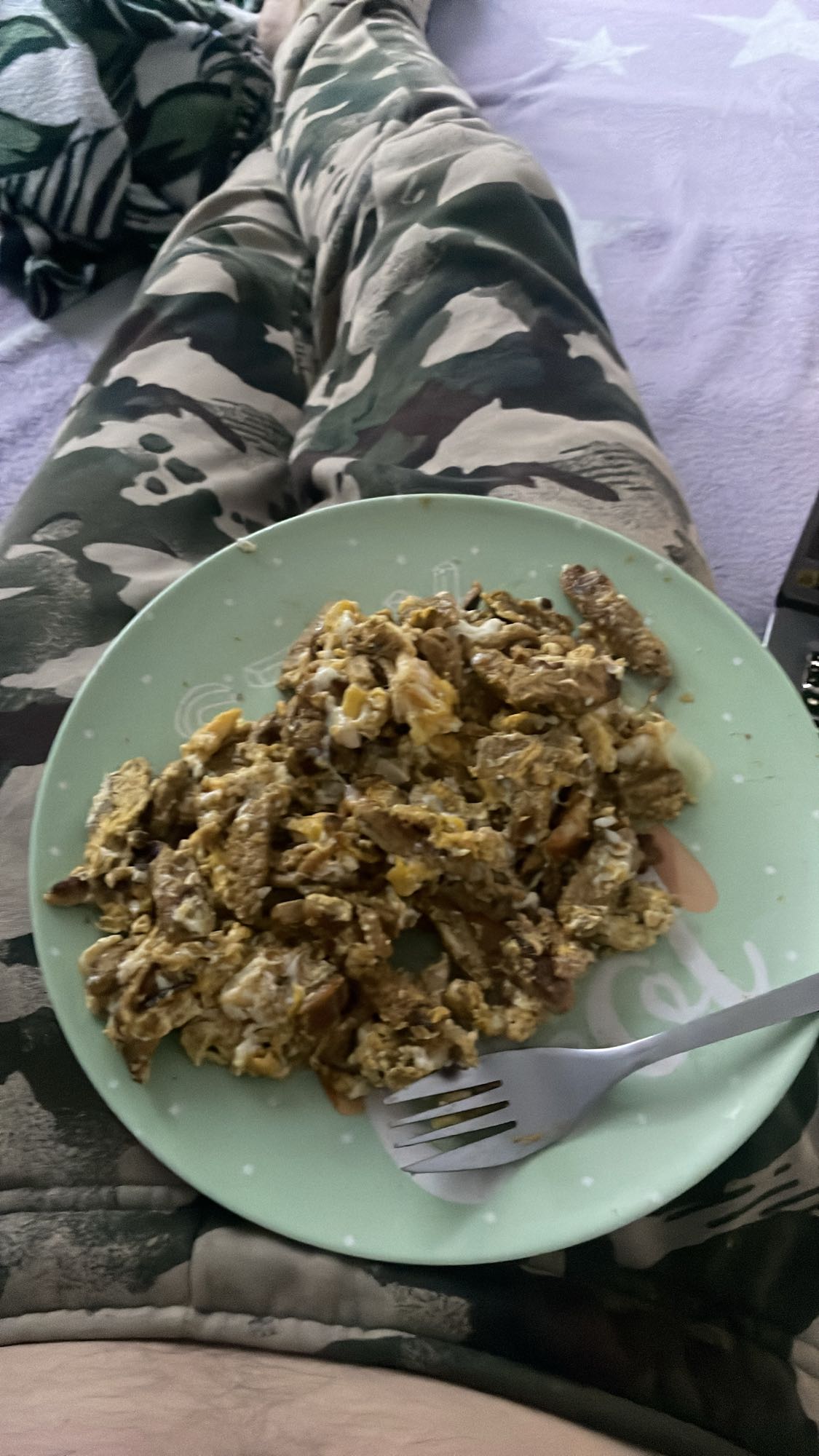 jajecznica z wołowiną