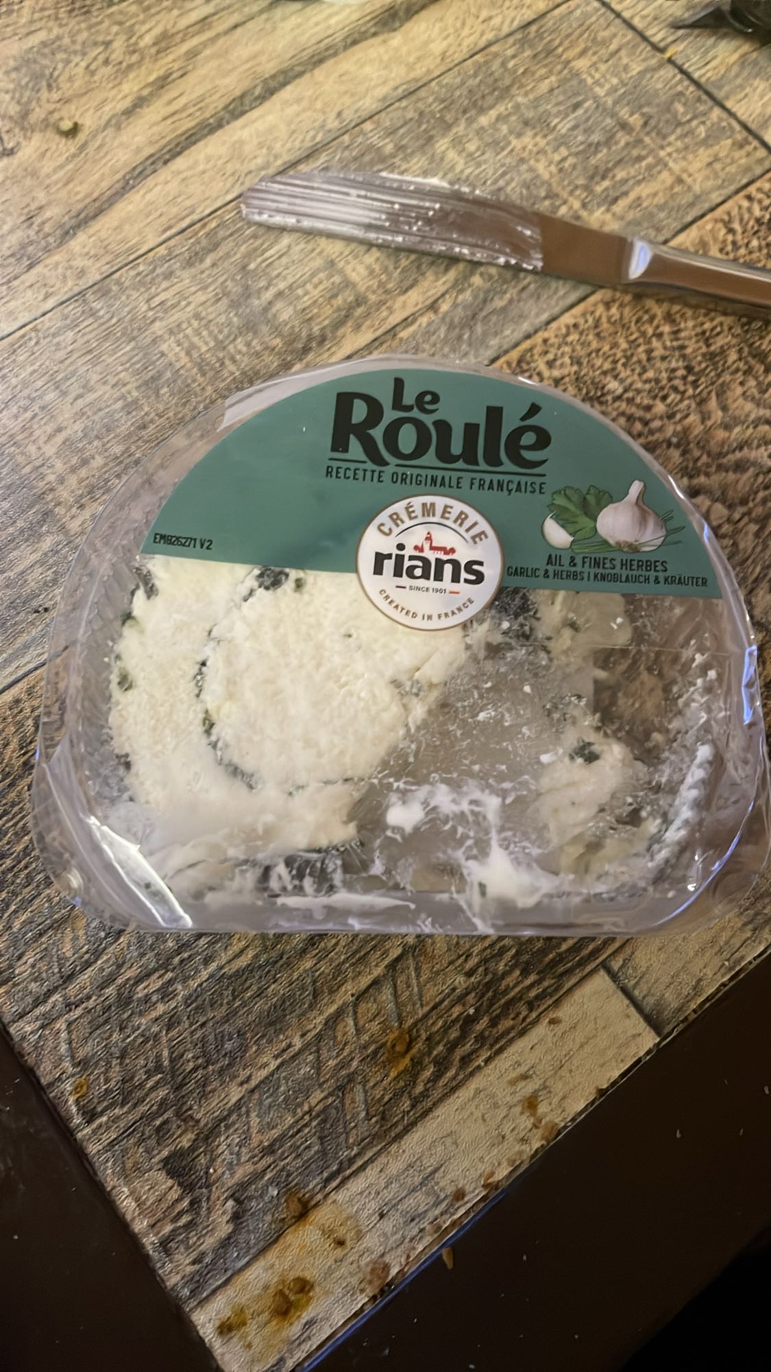 Fromage roulé ail et fines herbes