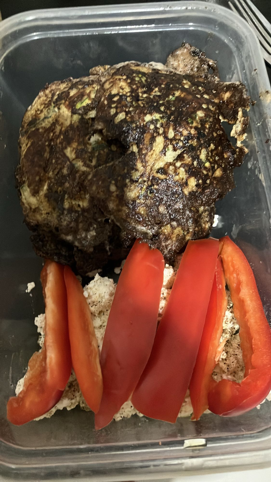 Omlet z papryką i twarogiem