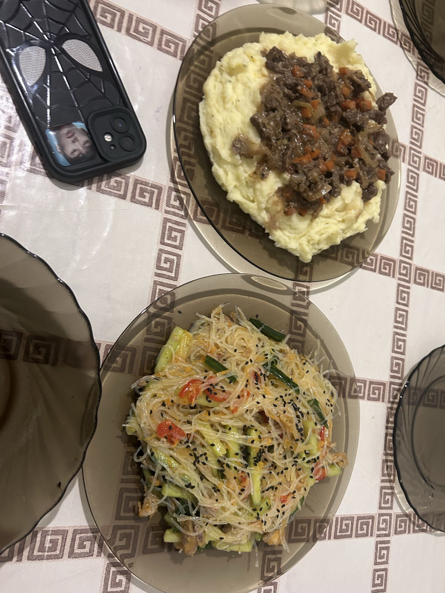 Пюре с мясом и фунчоза