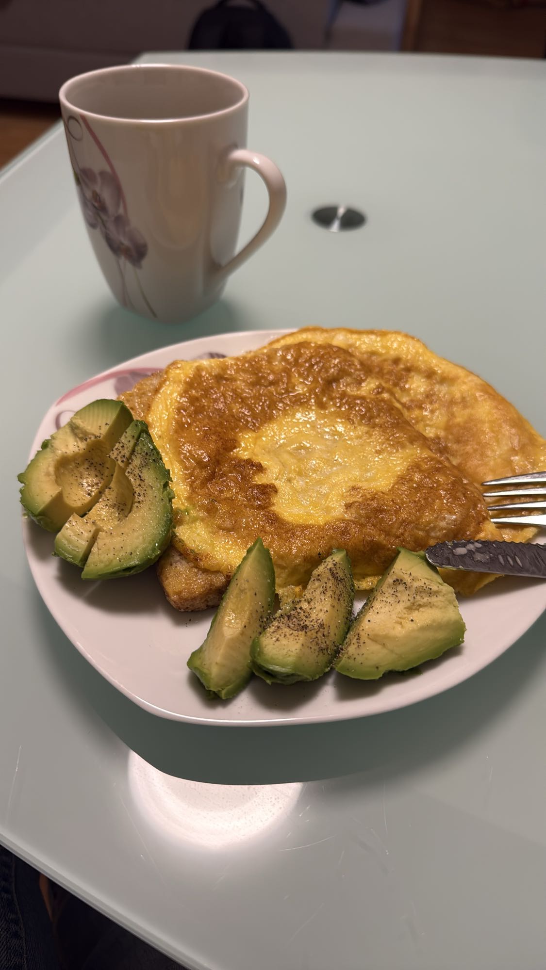 Omelet met avocado
