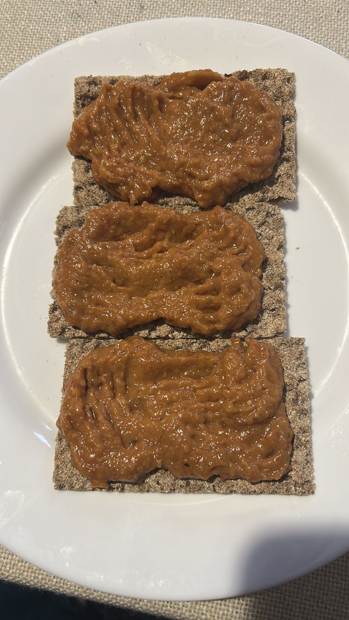 Pâine crocantă cu zacuscă