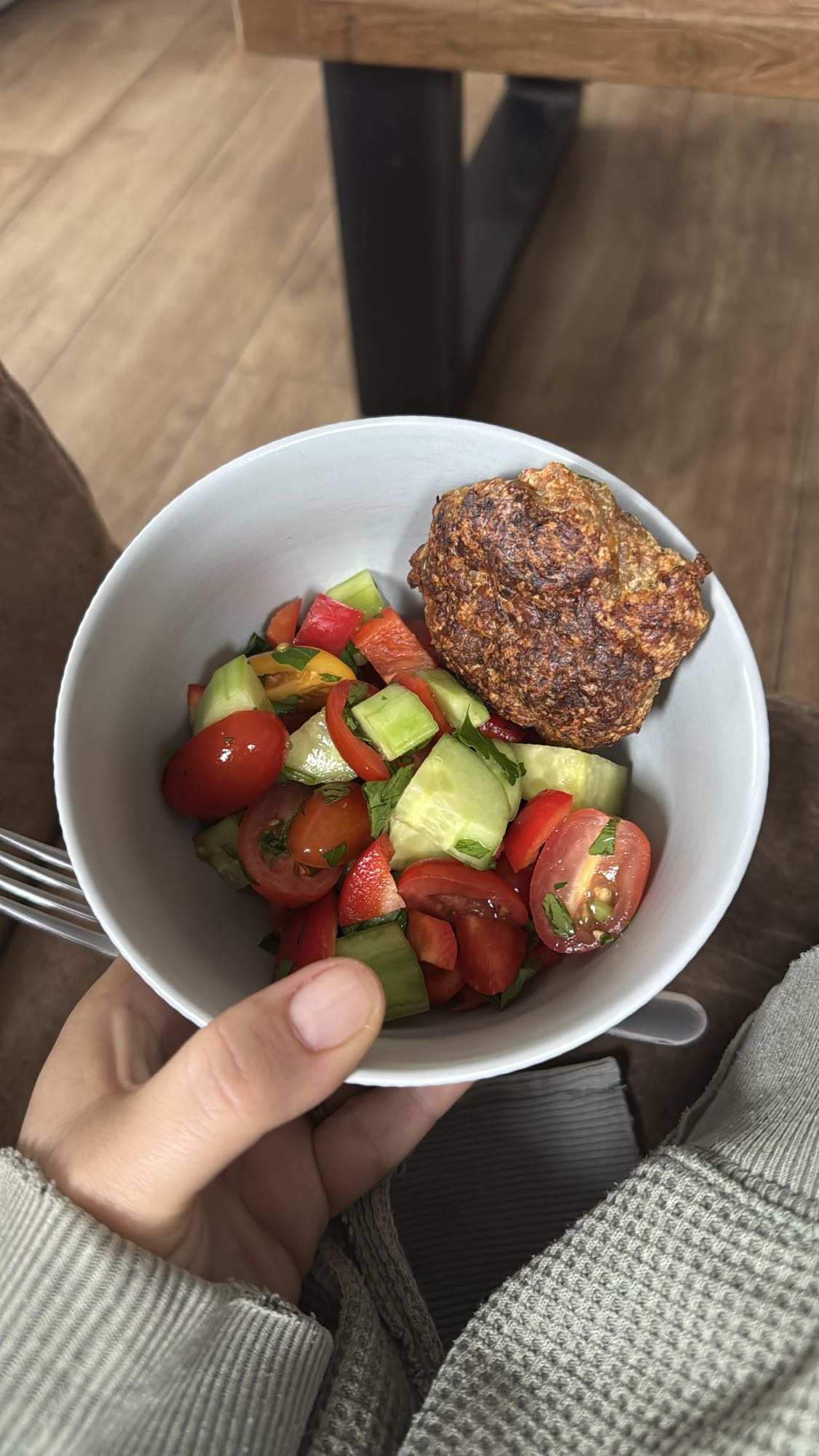 Gemüsesalat mit Patty