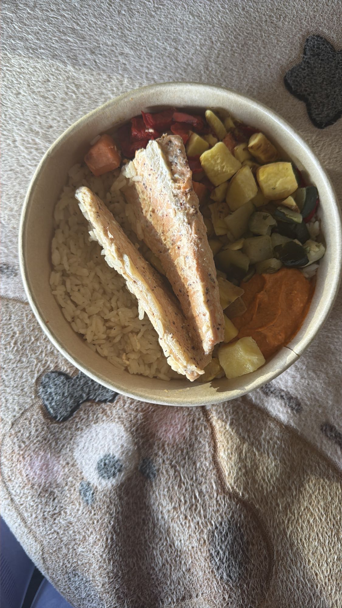 Pui cu orez și legume