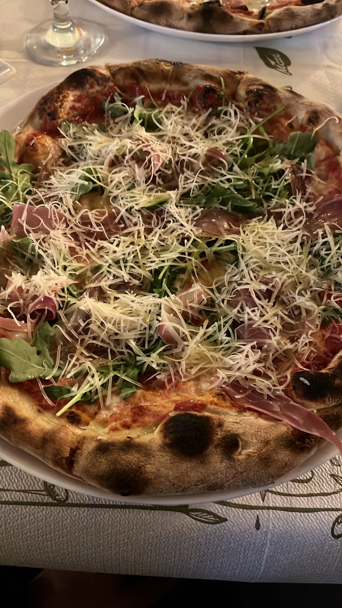 Пица с прошуто и рукола