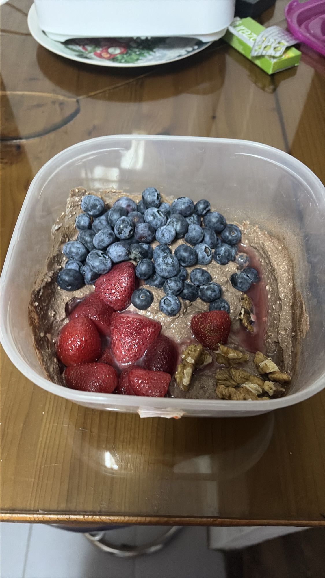 Budincă cu brânză Făgăraș, iaurt, pudră proteică și fructe