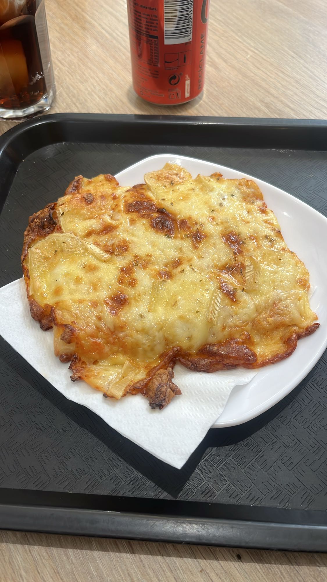pizza de queso y piña