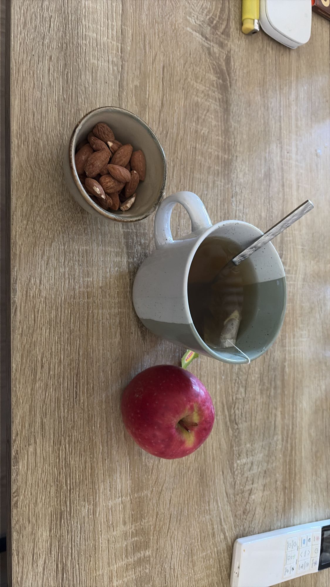 Collation saine pomme amandes