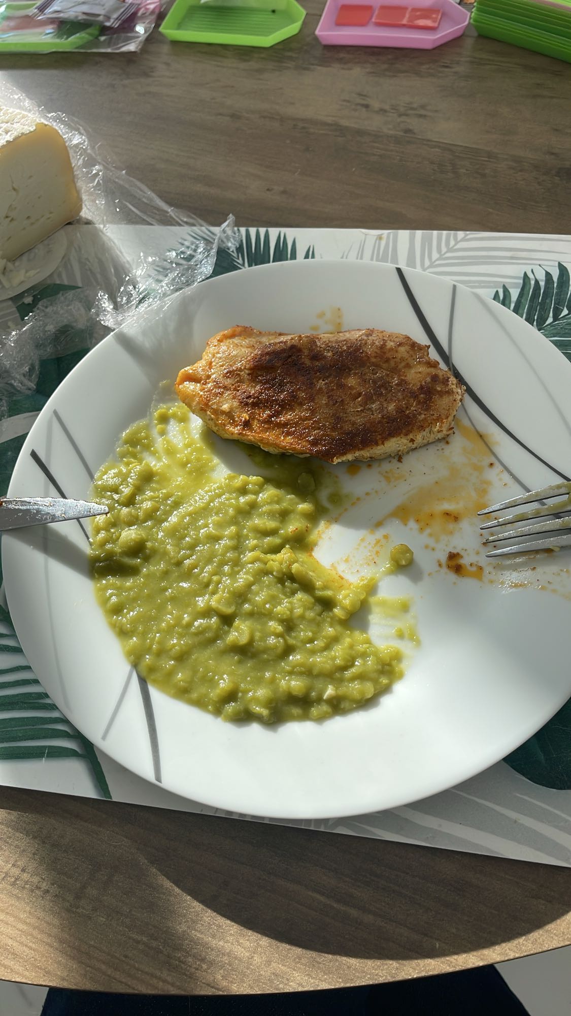 Poulet et purée de pois