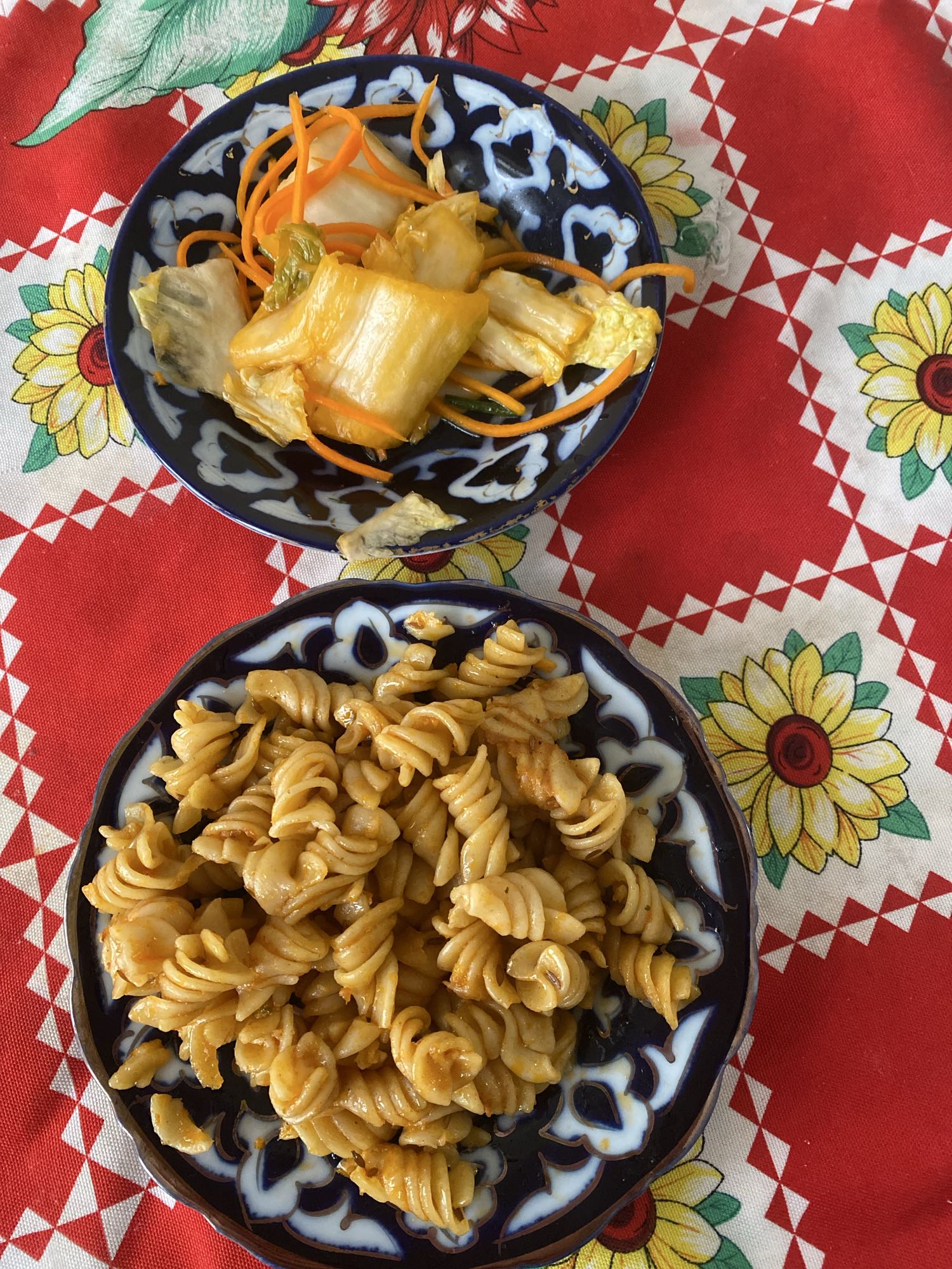 макароны с кимчи и морковью