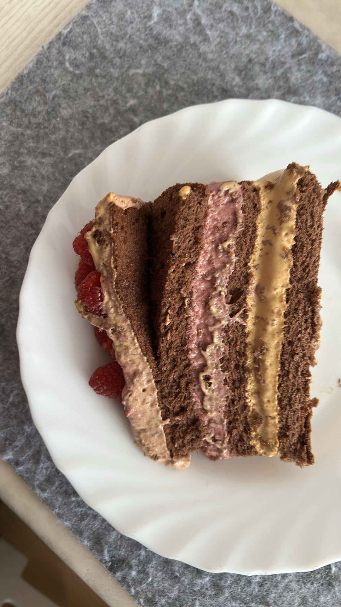 Pastel de chocolate y frambuesa