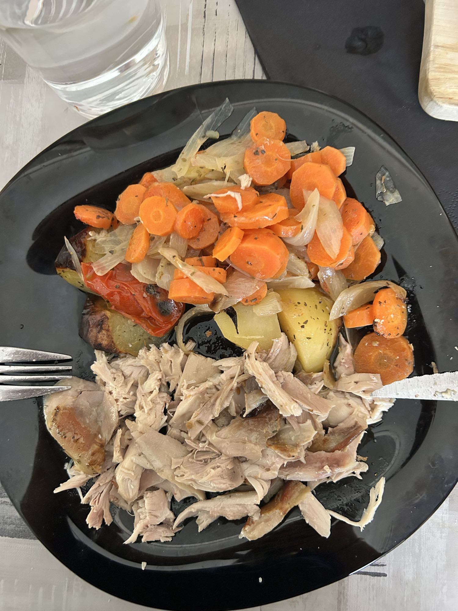 Pollo asado sin piel con verduras