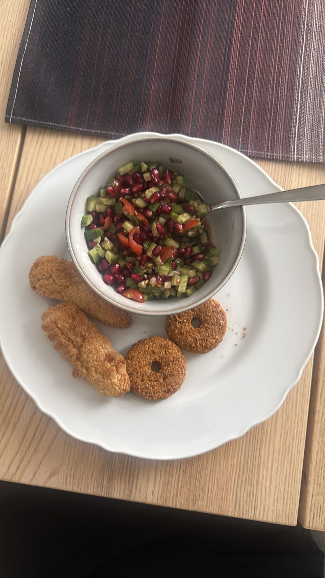 Falafel med grönsaksallad
