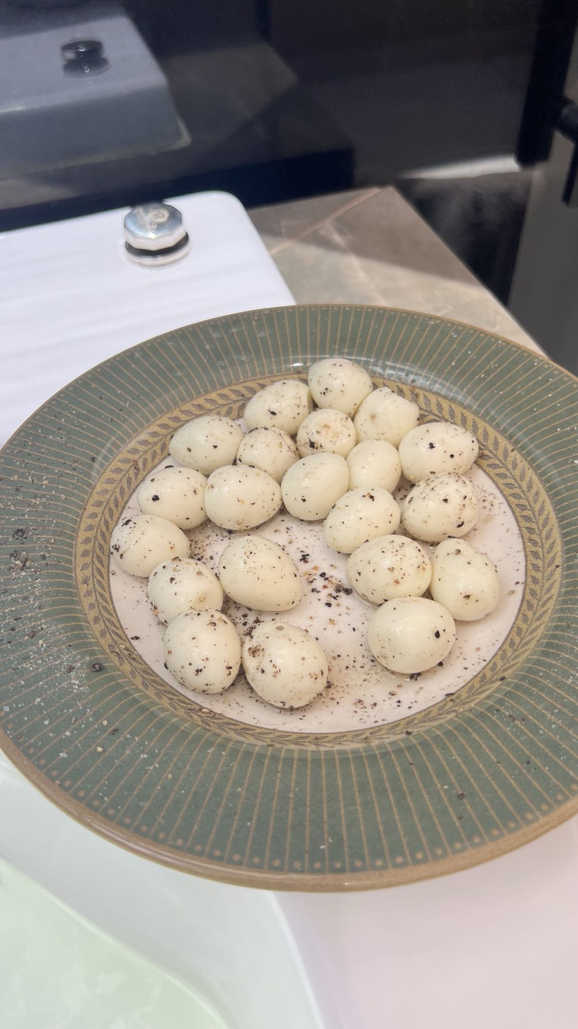 Ovos de codorna cozidos