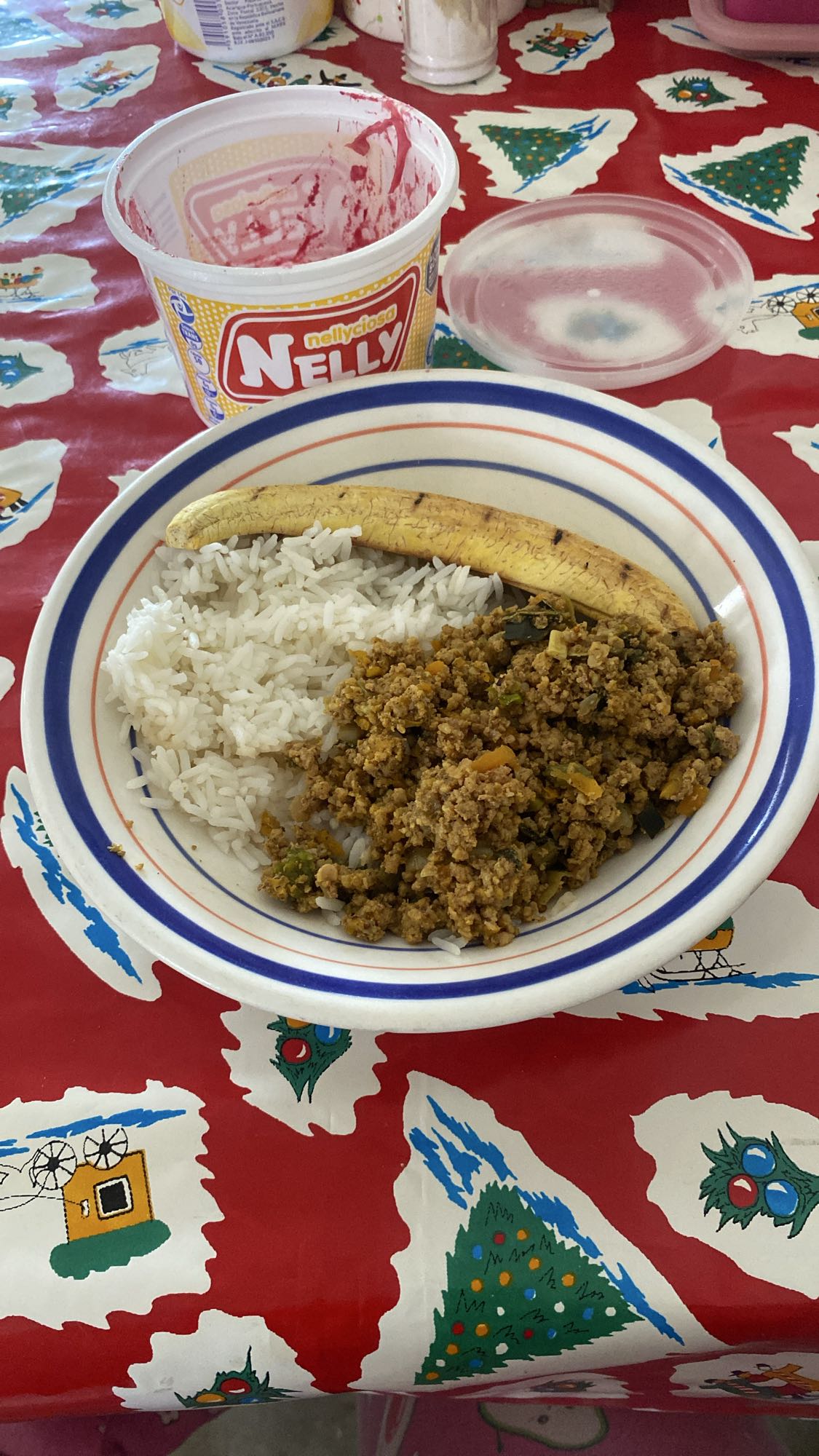 Arroz, carne molida y plátano
