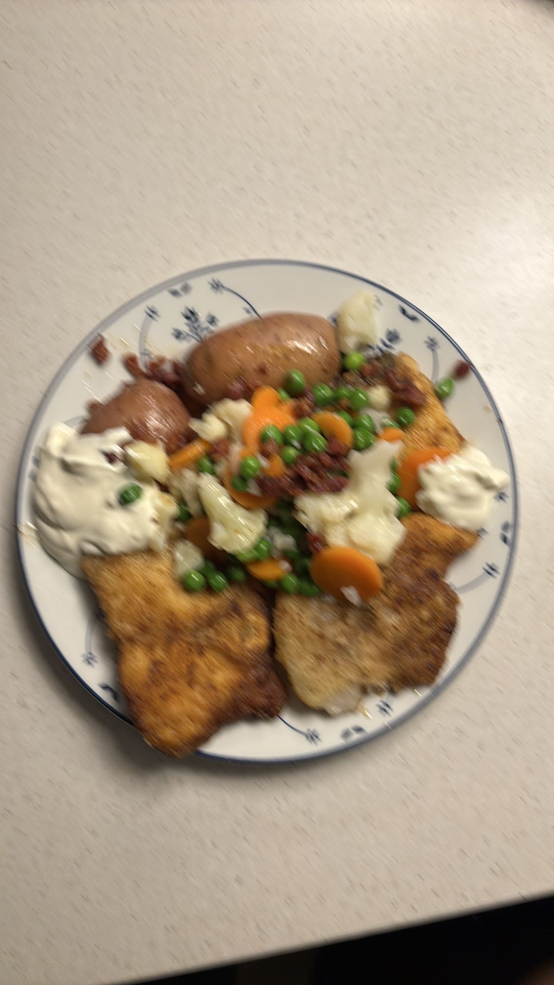 Stekt kveite med grønnsaker