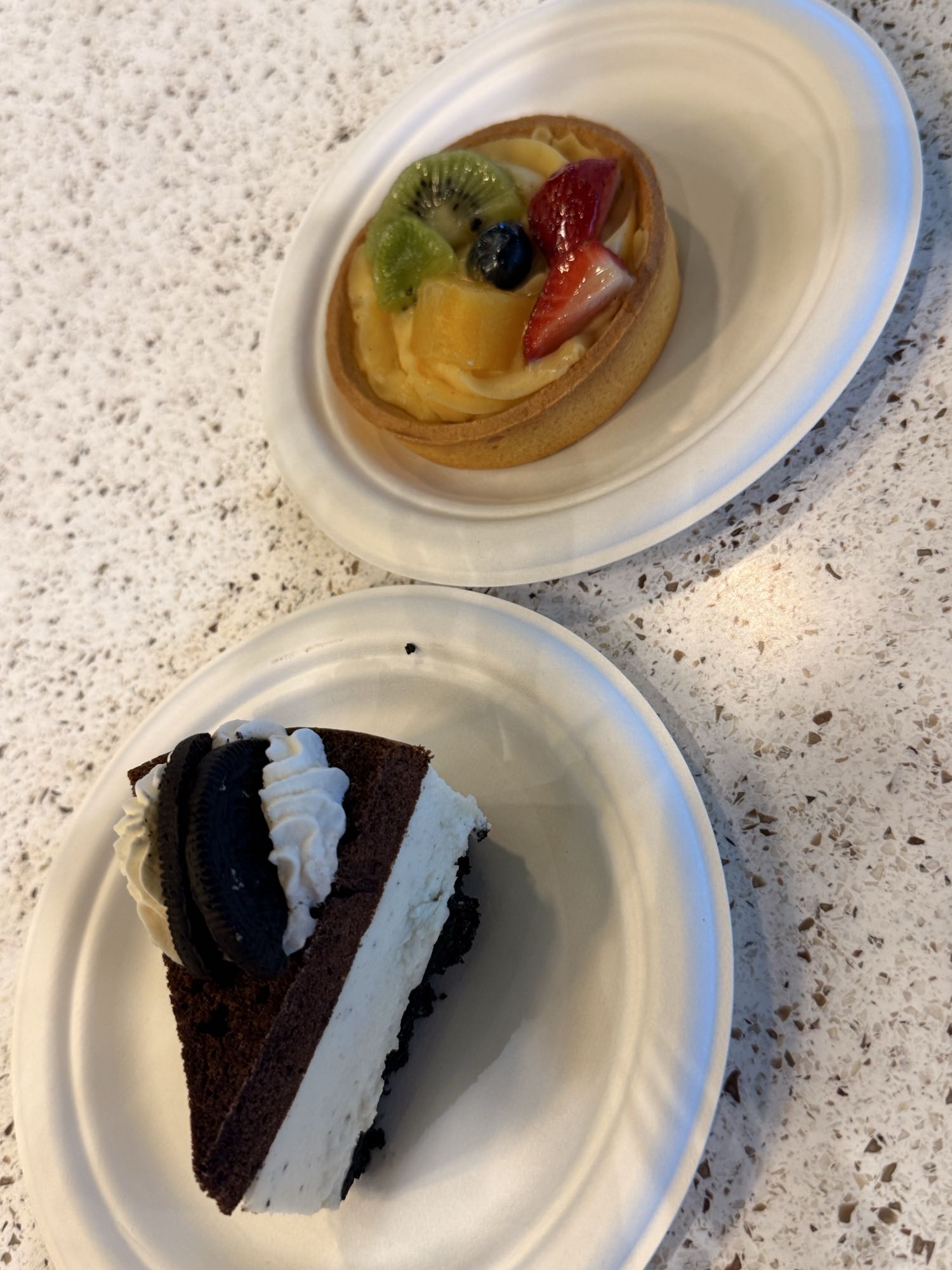 Tartă cu fructe și cheesecake