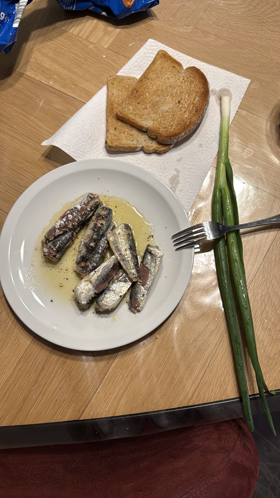 Sardines with toast