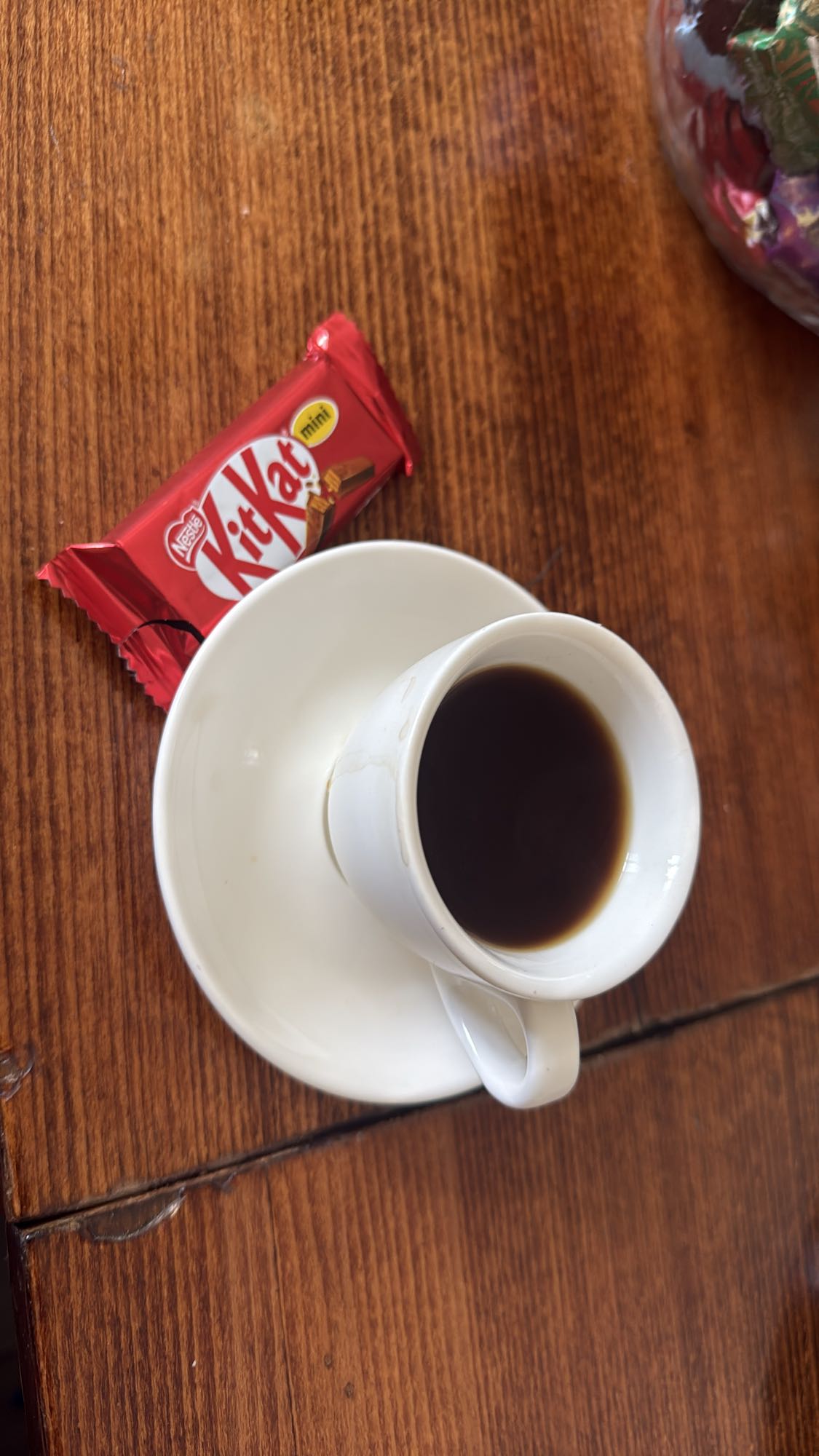Black coffee with KitKat