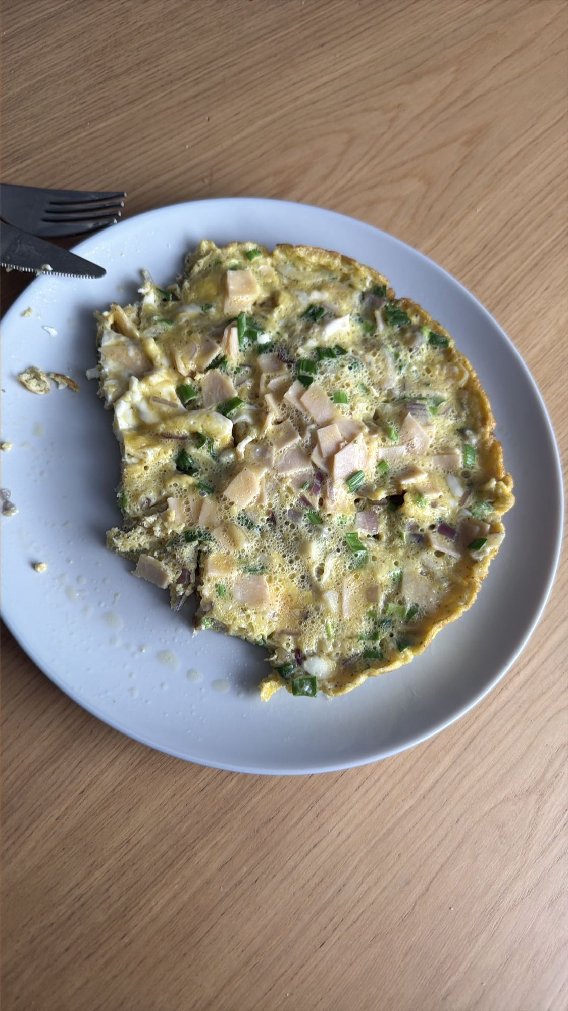 Omlet z szynką i warzywami