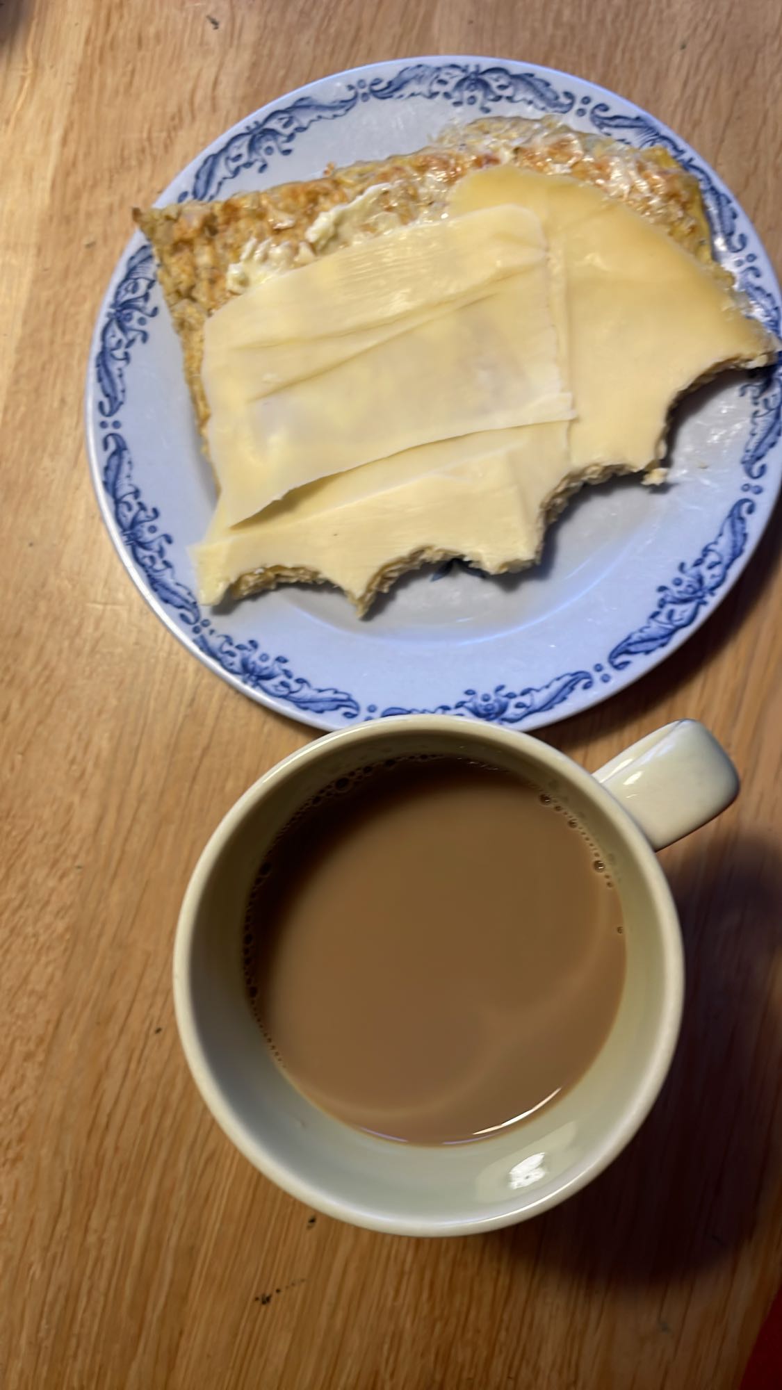 Knäckebröd med ost & kaffe