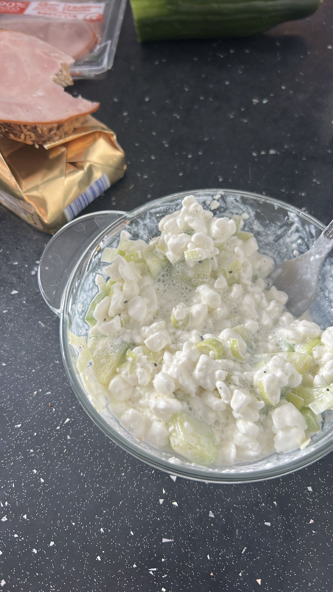 Sałatka z twarogiem