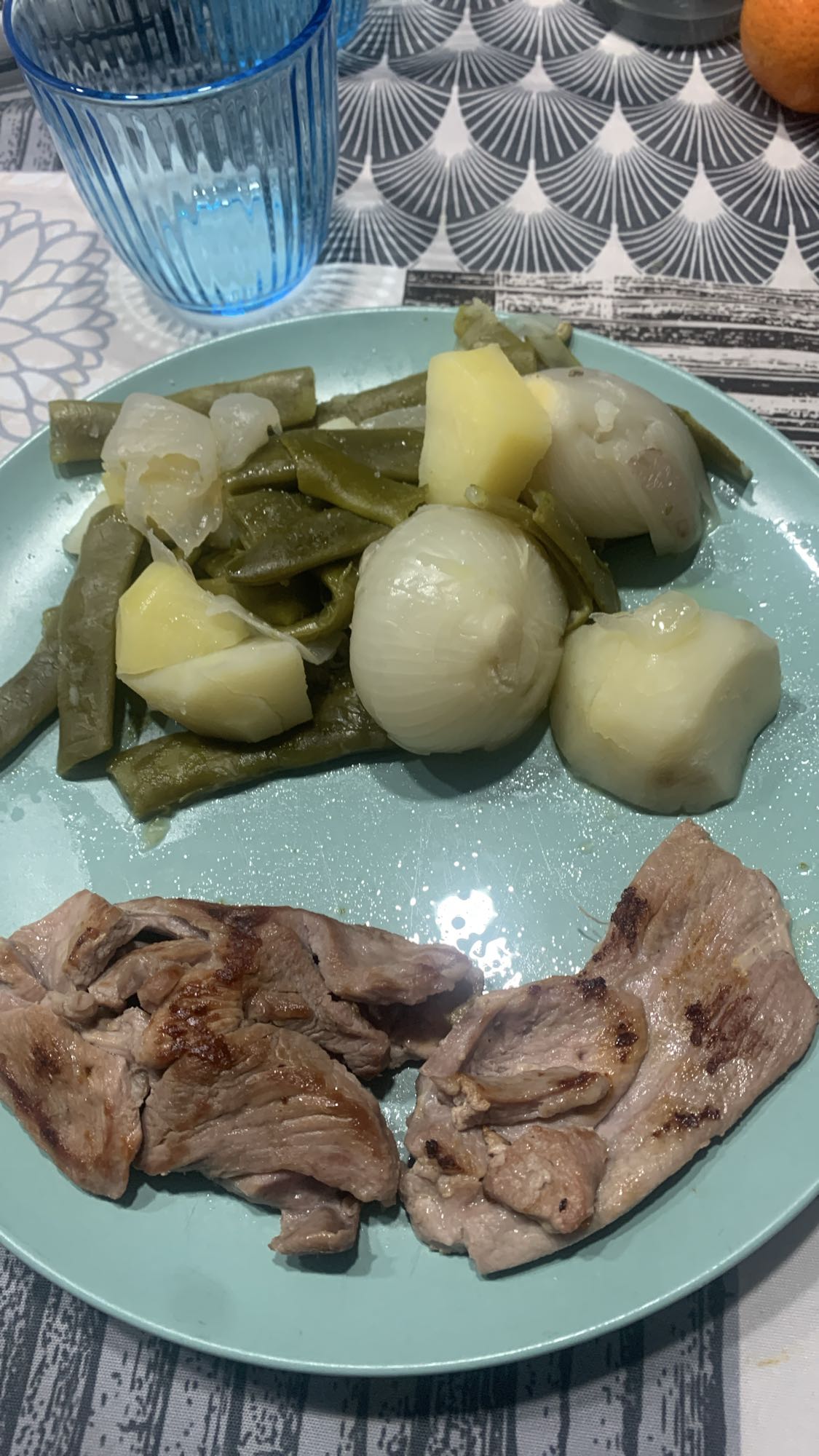 Carne con verduras cocidas