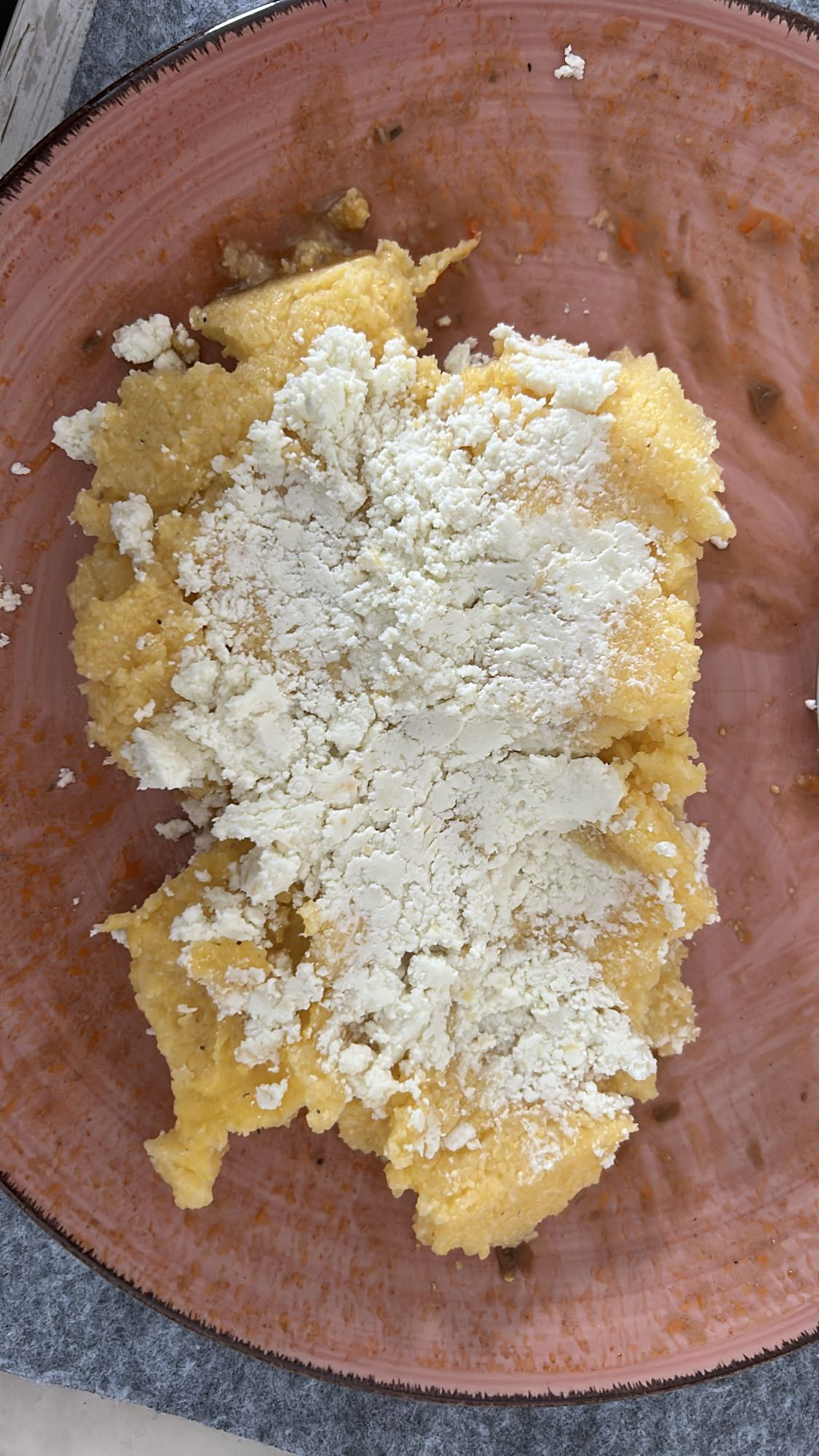 Polenta con queso fresco