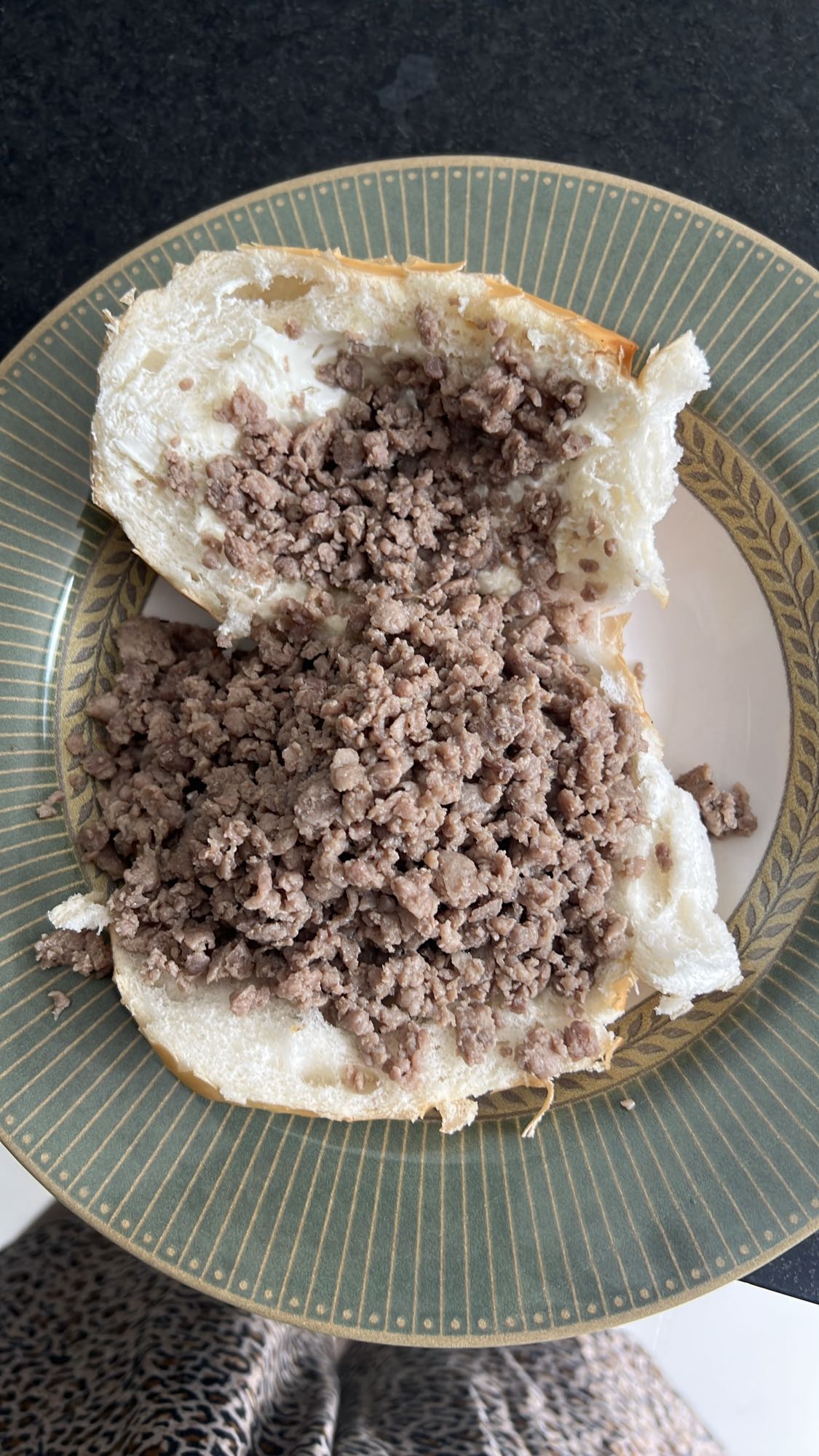 Pão com carne moída