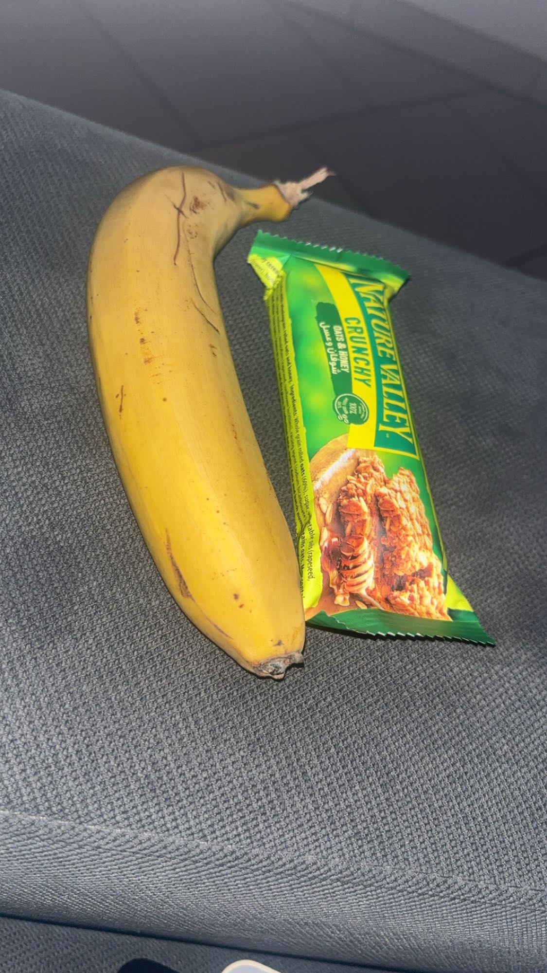 Banane et barre céréales