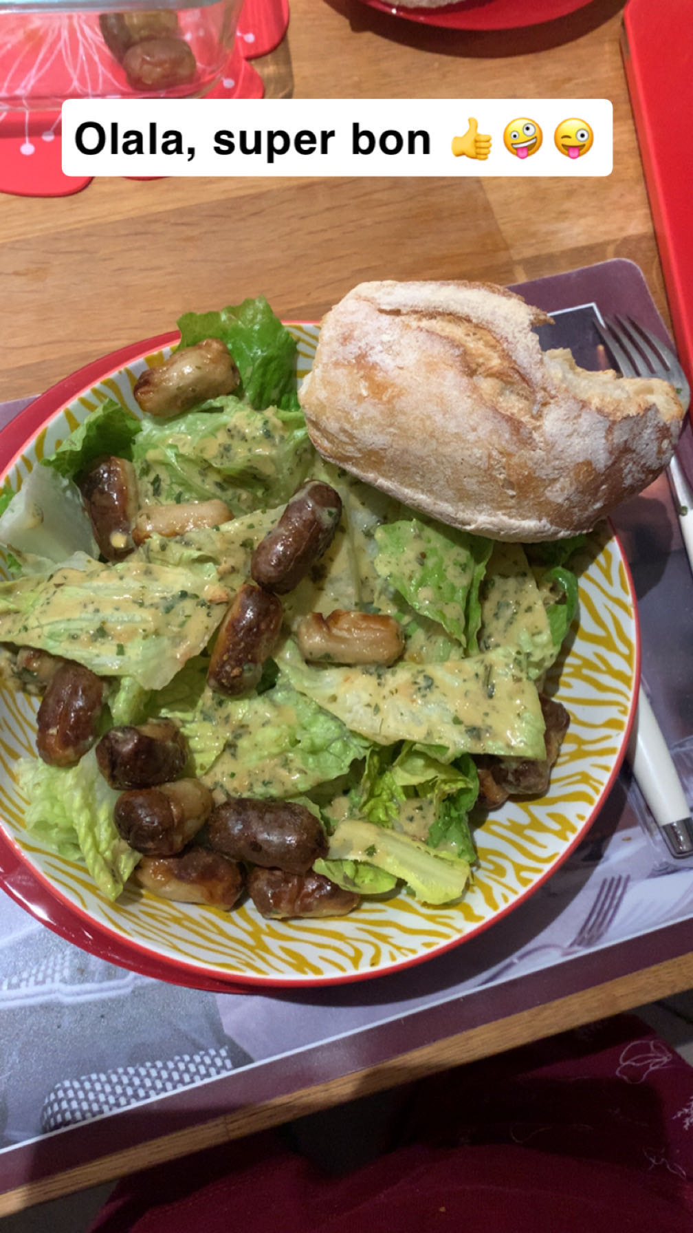 Salade saucisse et pain