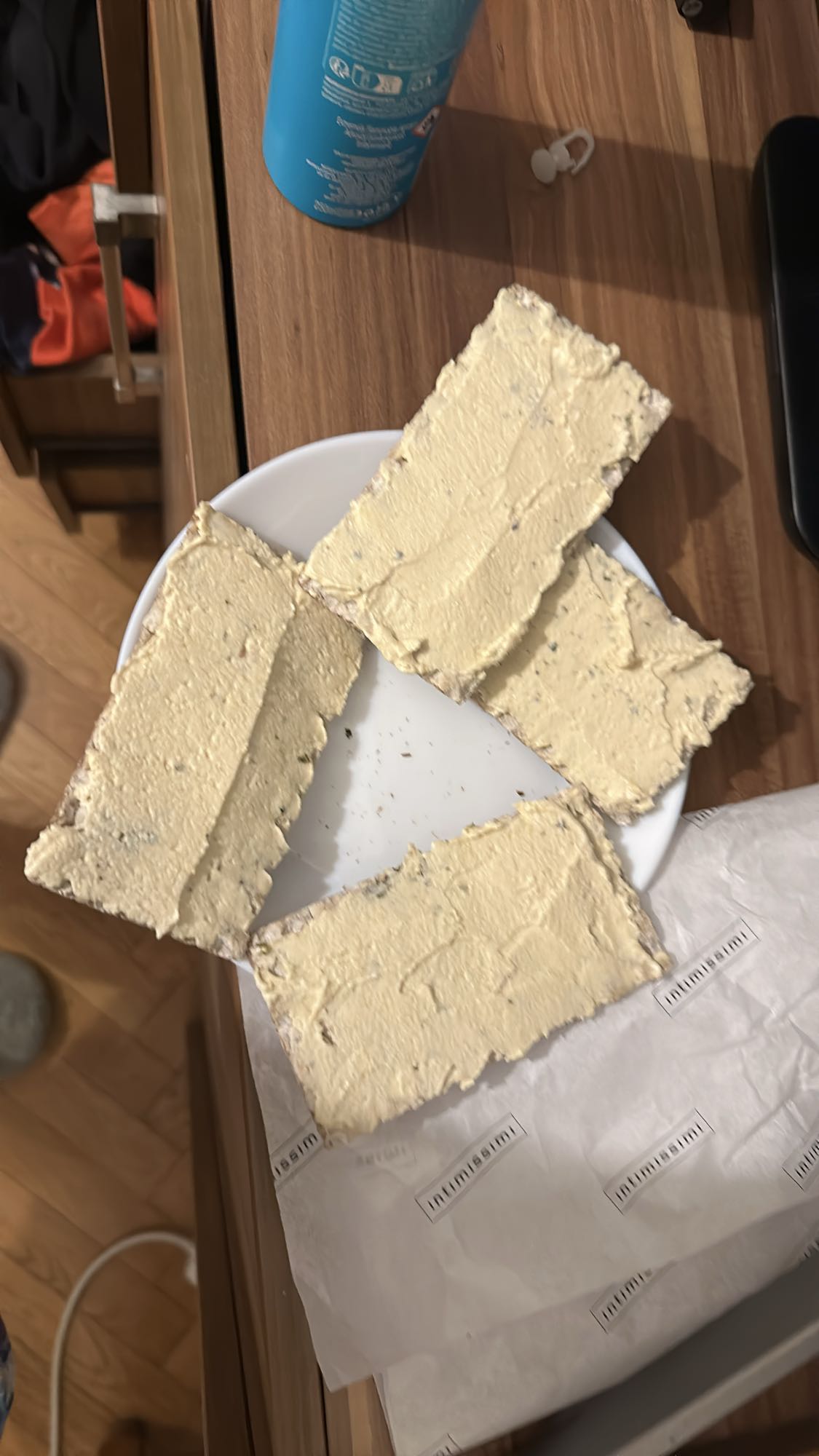 Crispbread with spread