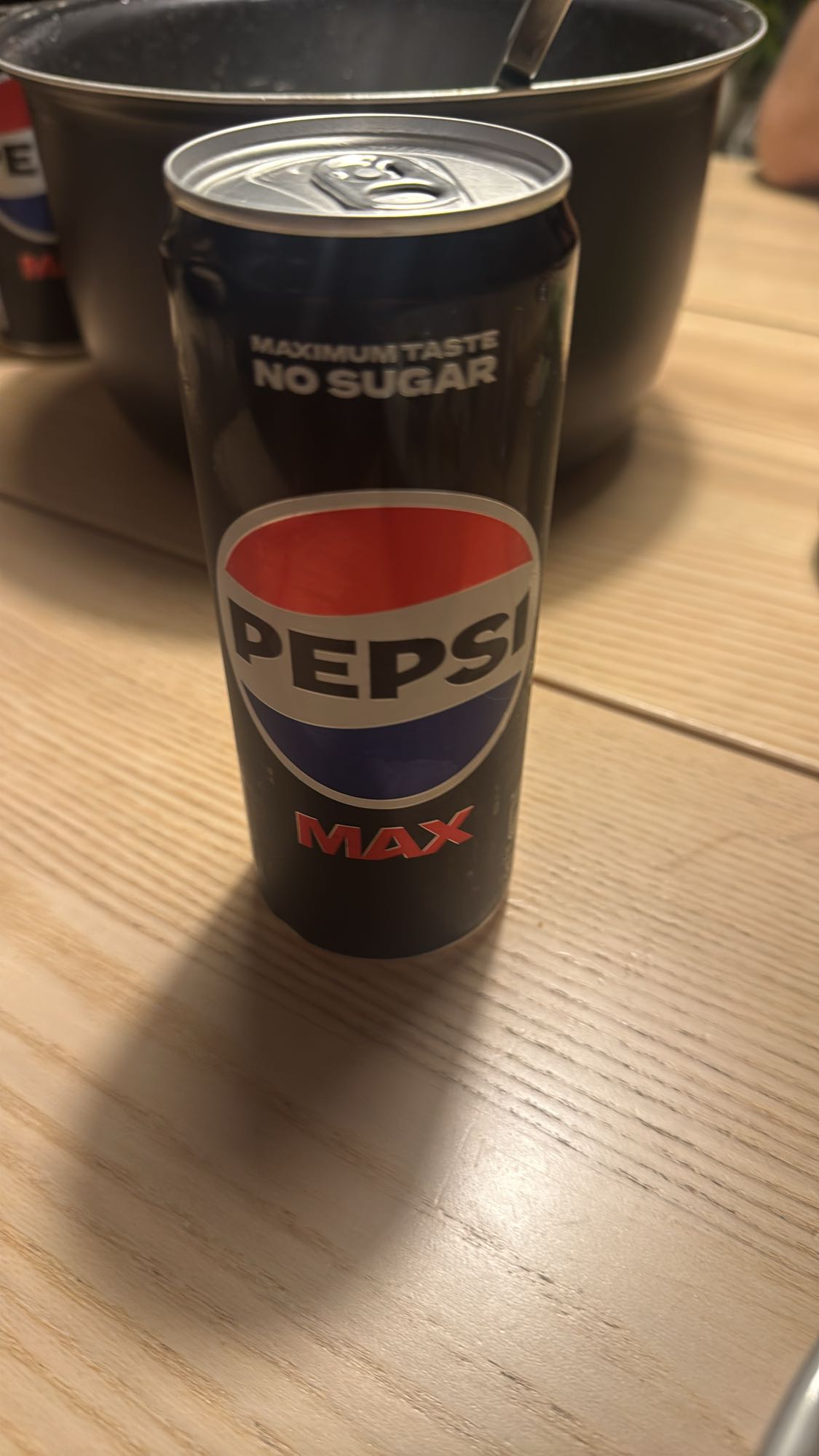 Pepsi Max burk
