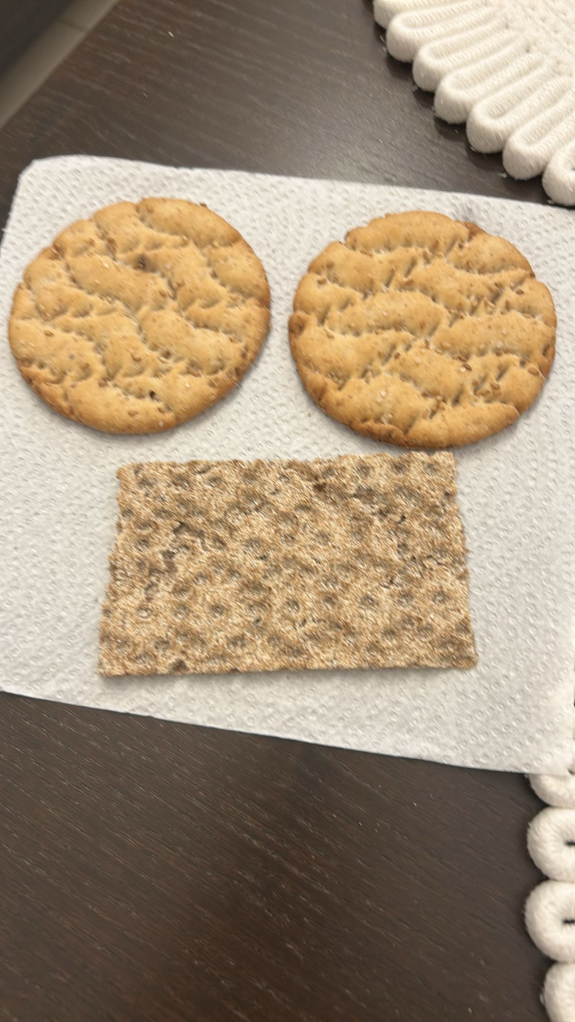 Biscuiți și cracker