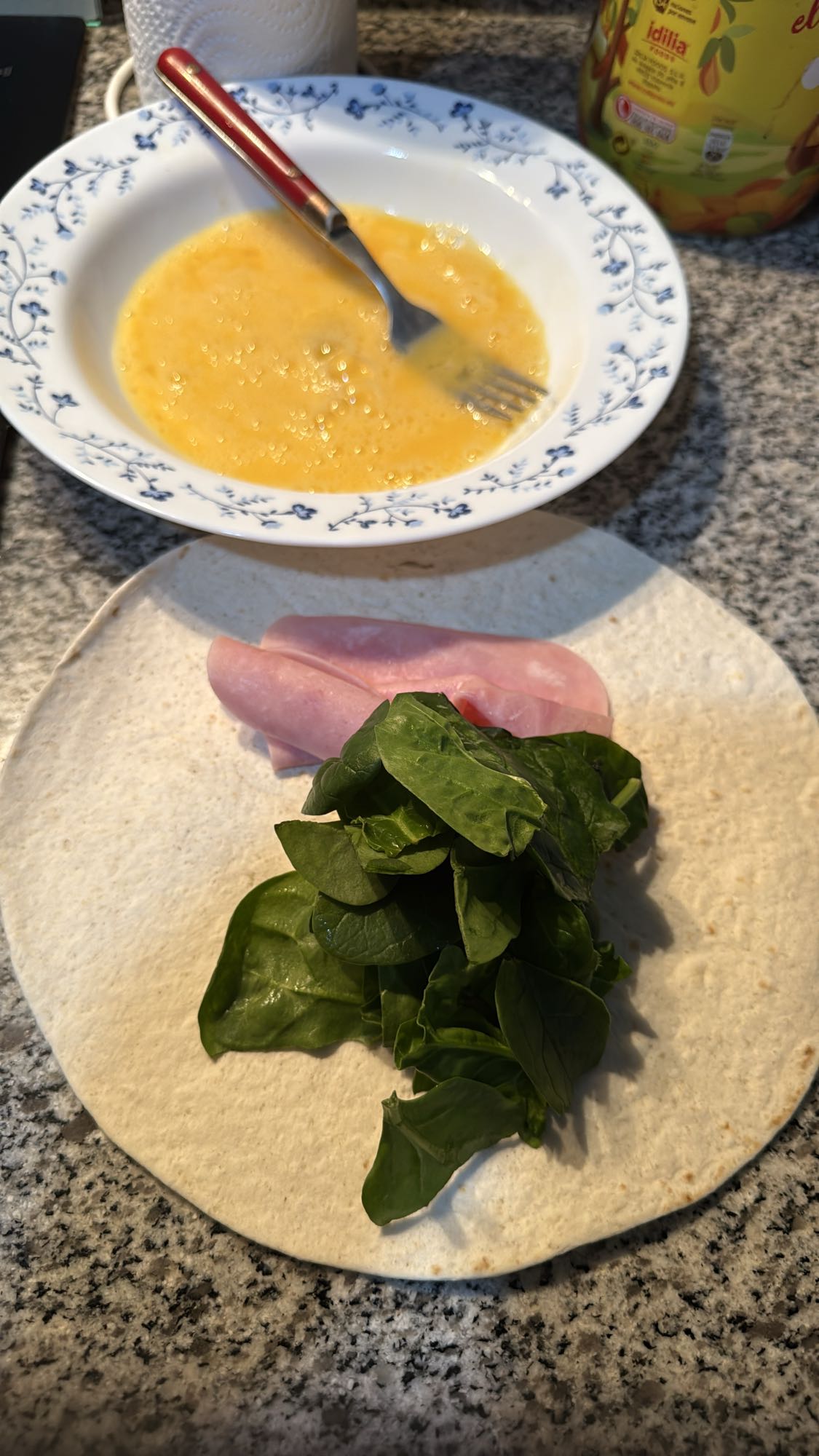 Wrap de huevo y espinaca