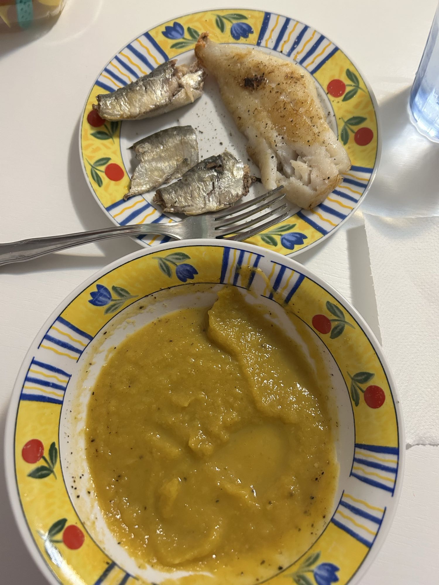 Pescado con puré vegetal casero