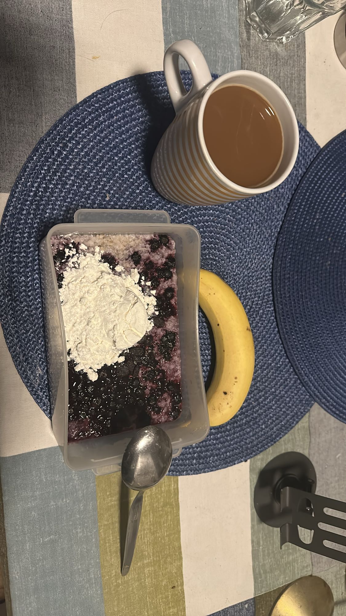 Havregrynsgröt med frukt