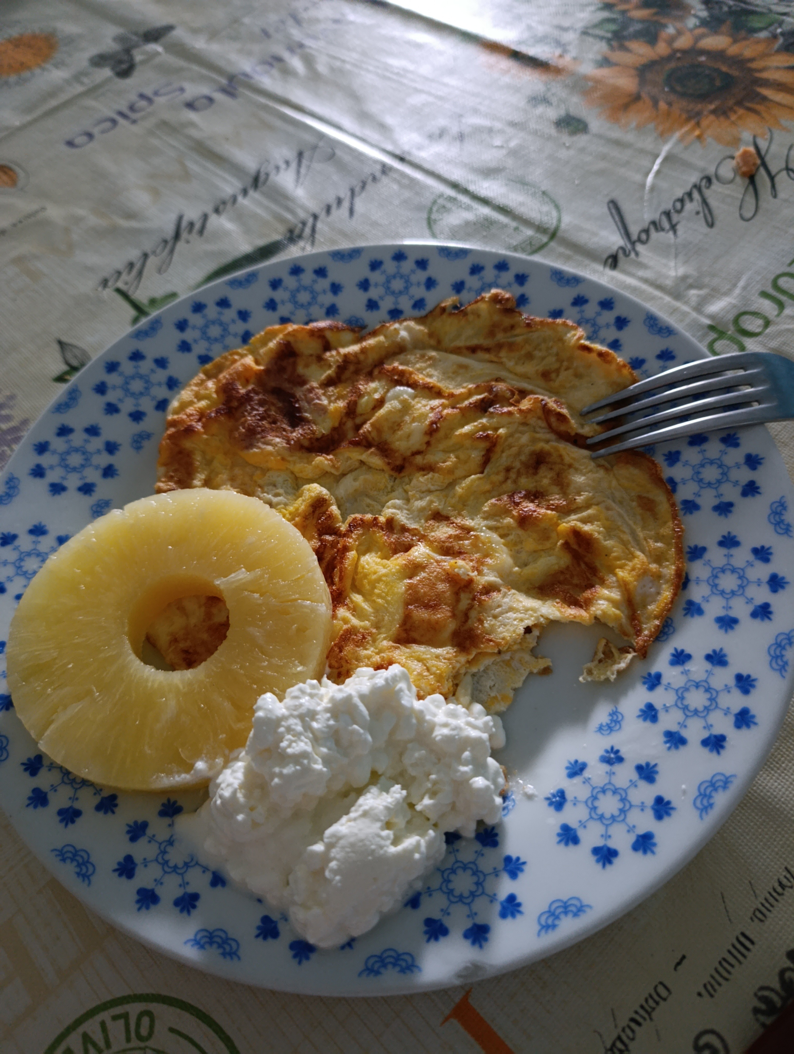 Tortilla con piña y queso