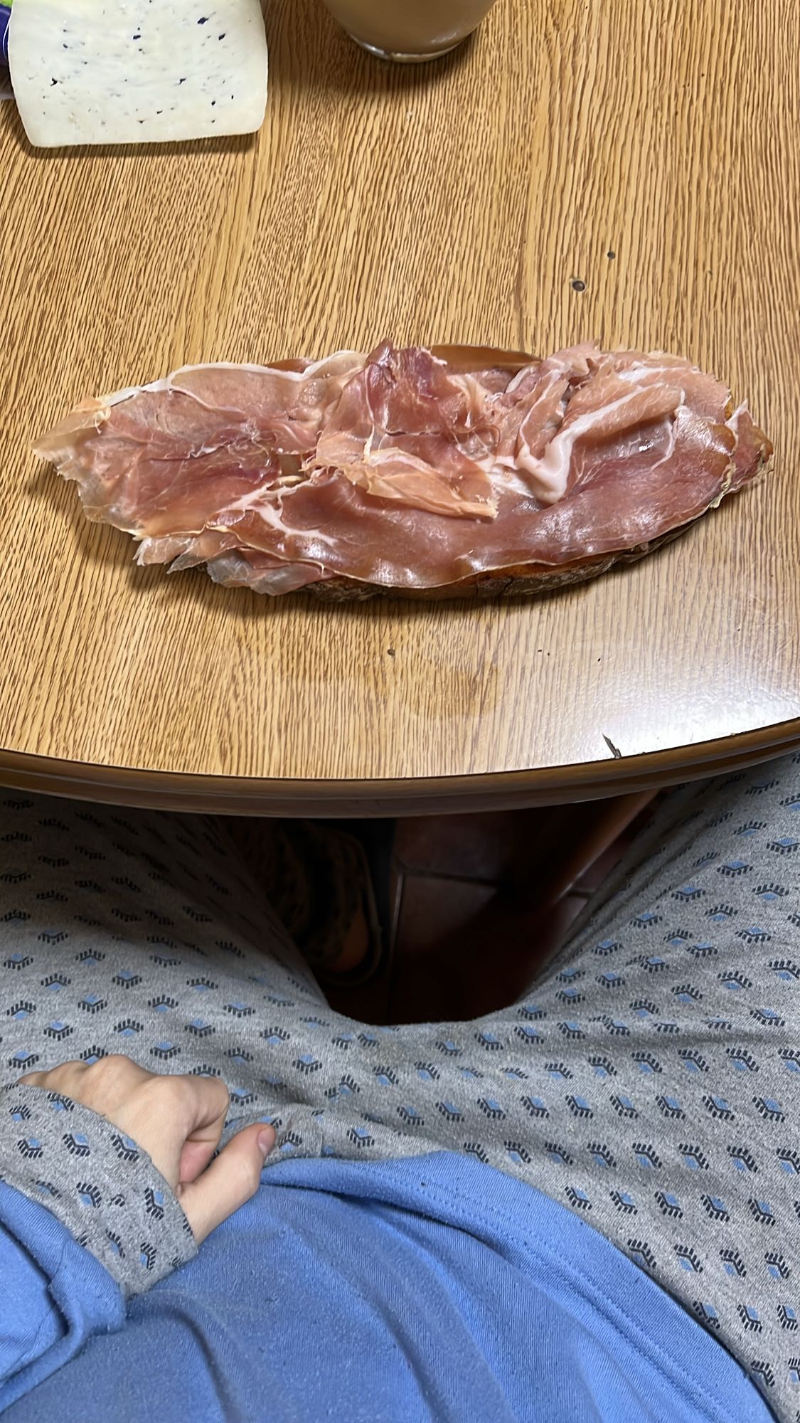 Pan con jamón curado