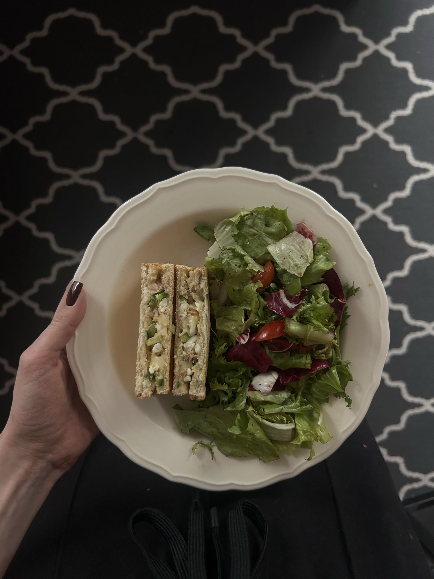 Сэндвич с салатом