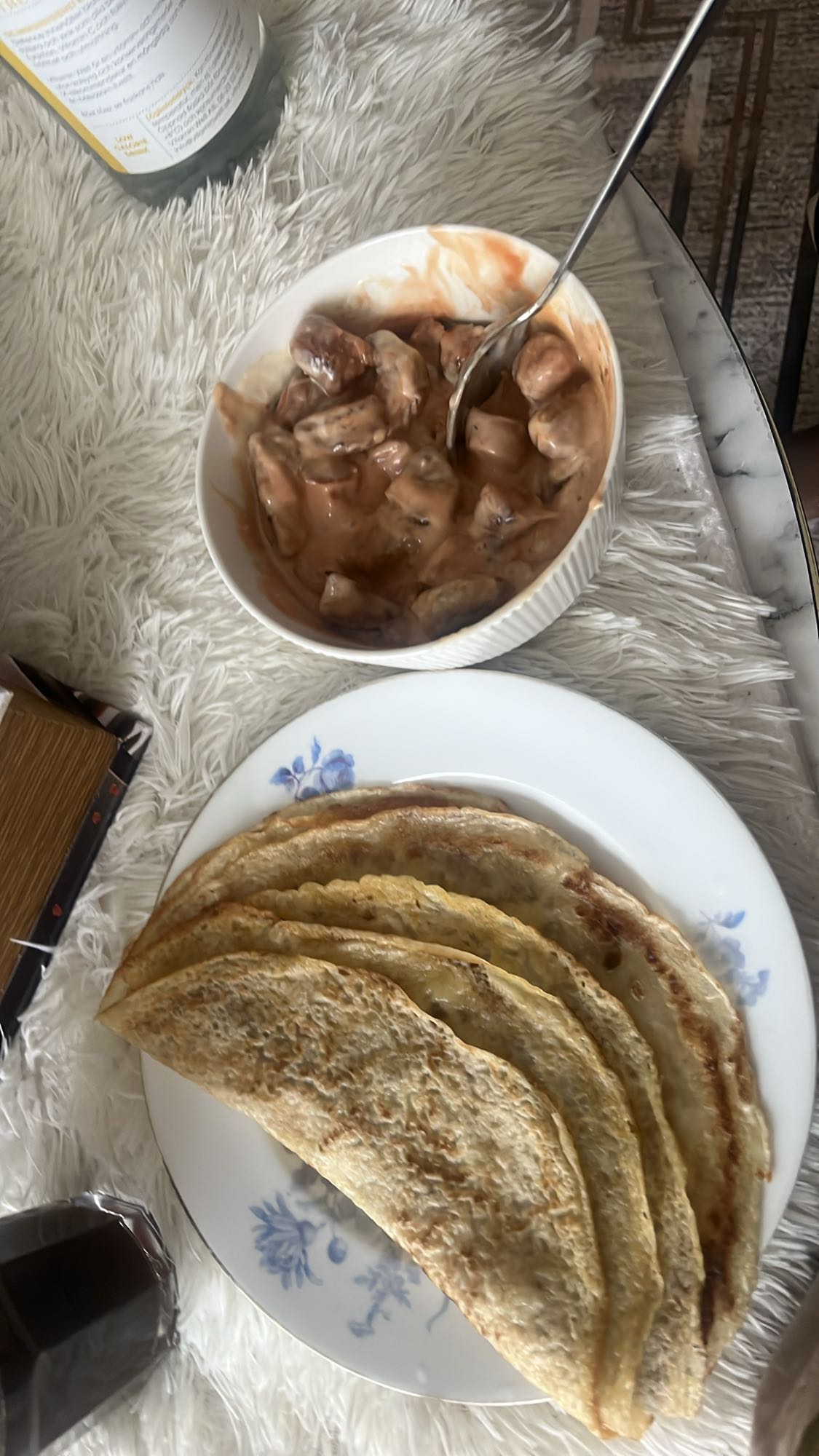 Pancakes with fruit yogurt