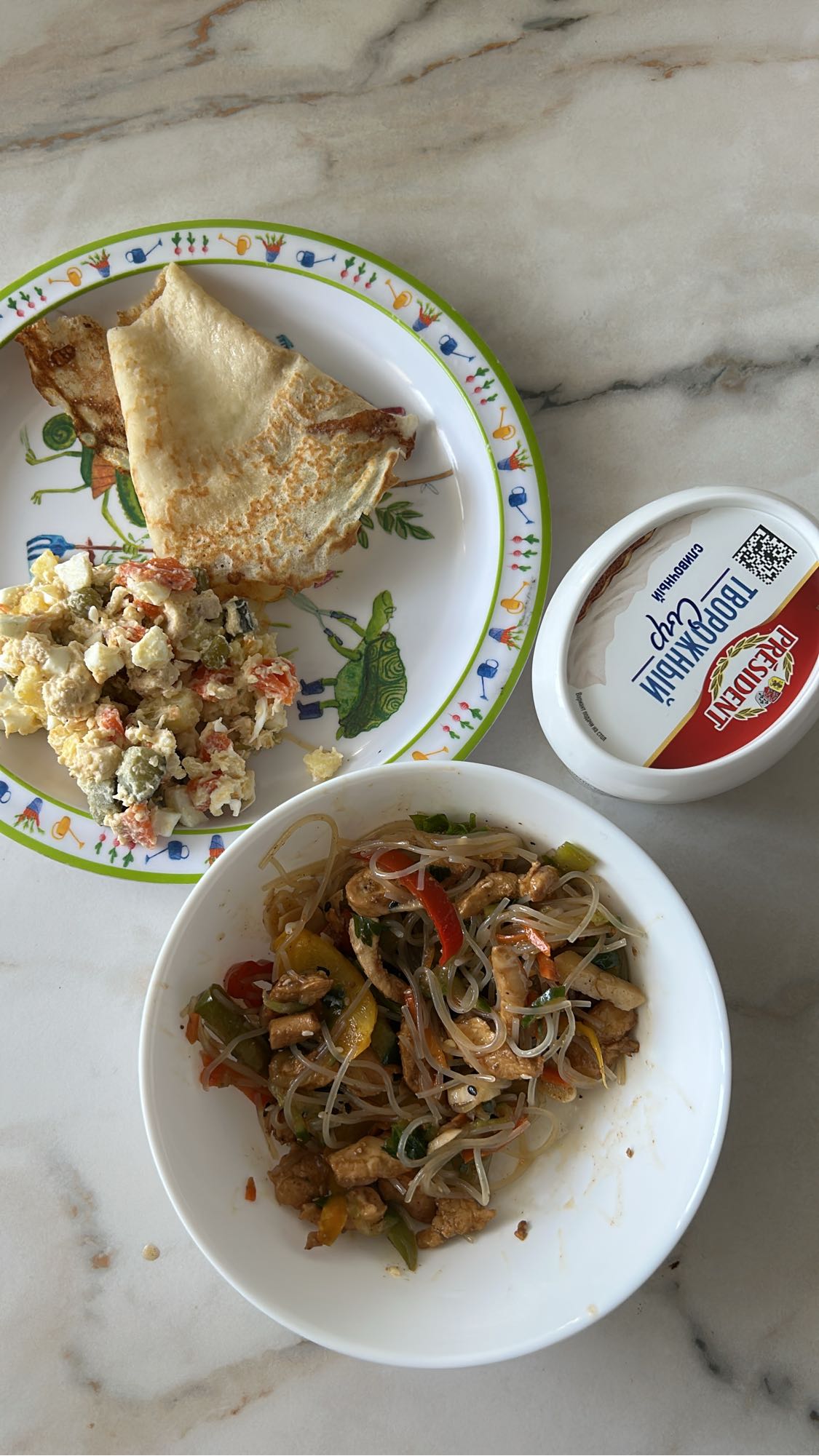 Crepe, salad & noodles