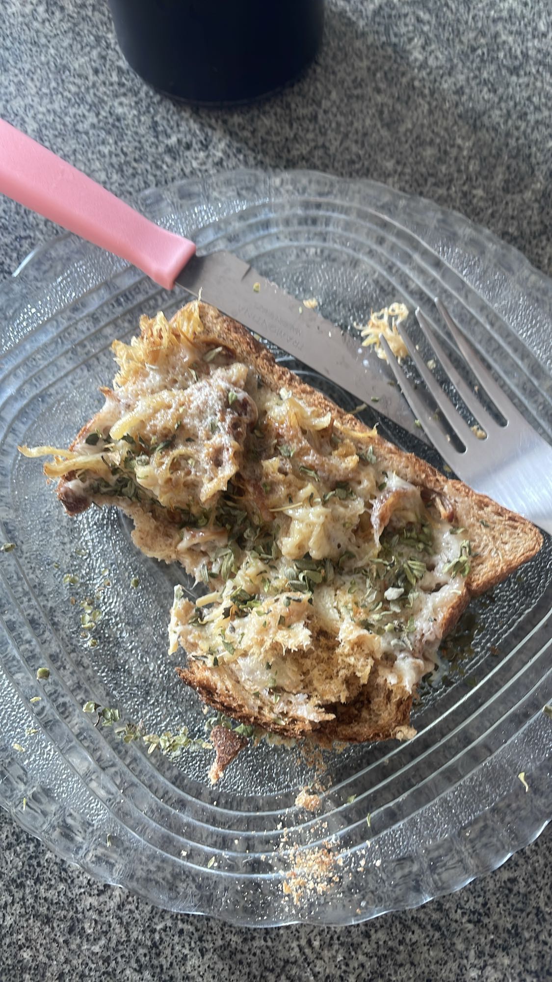 Torrada com frango e ervas