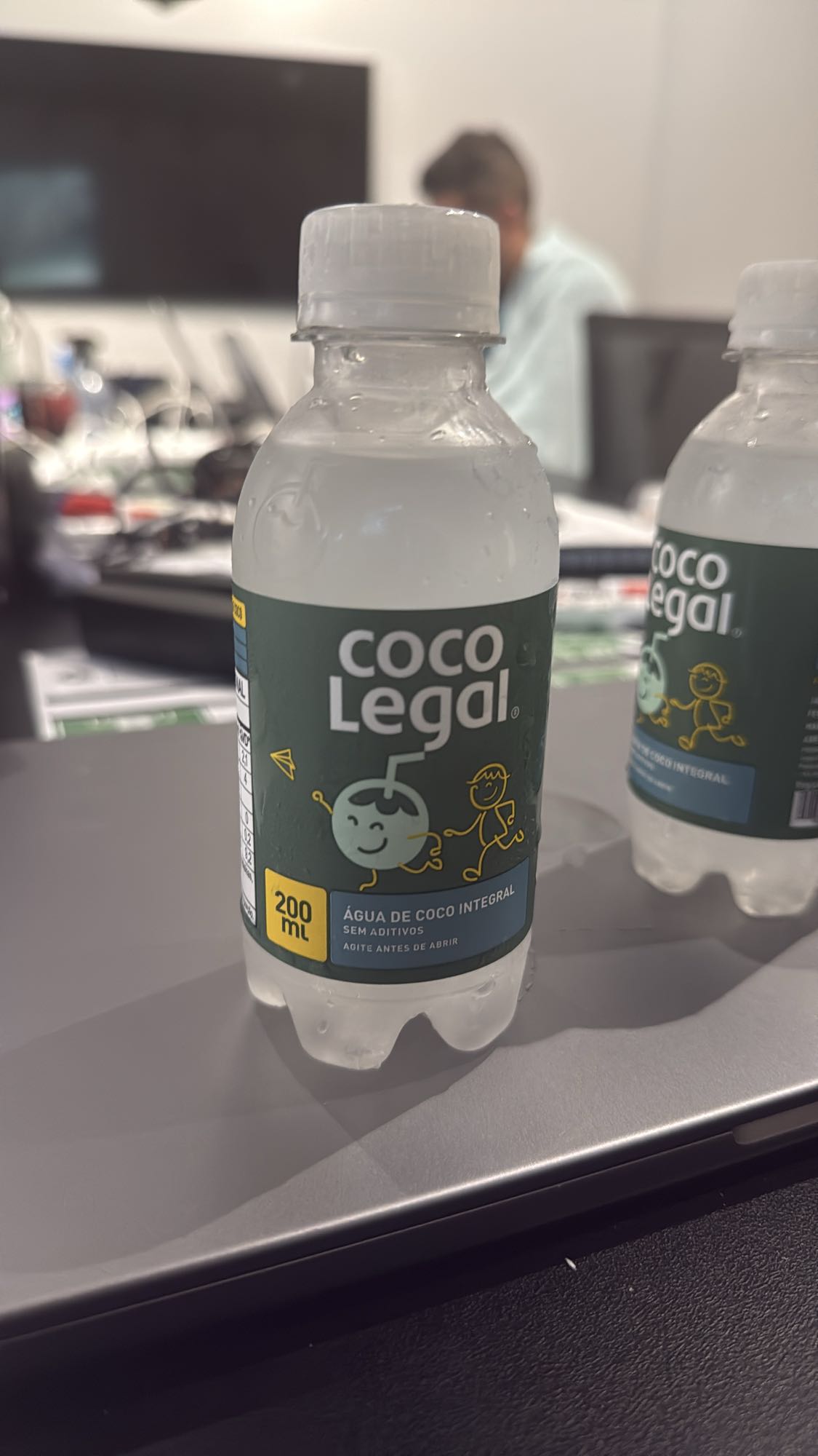 agua de coco embotellada