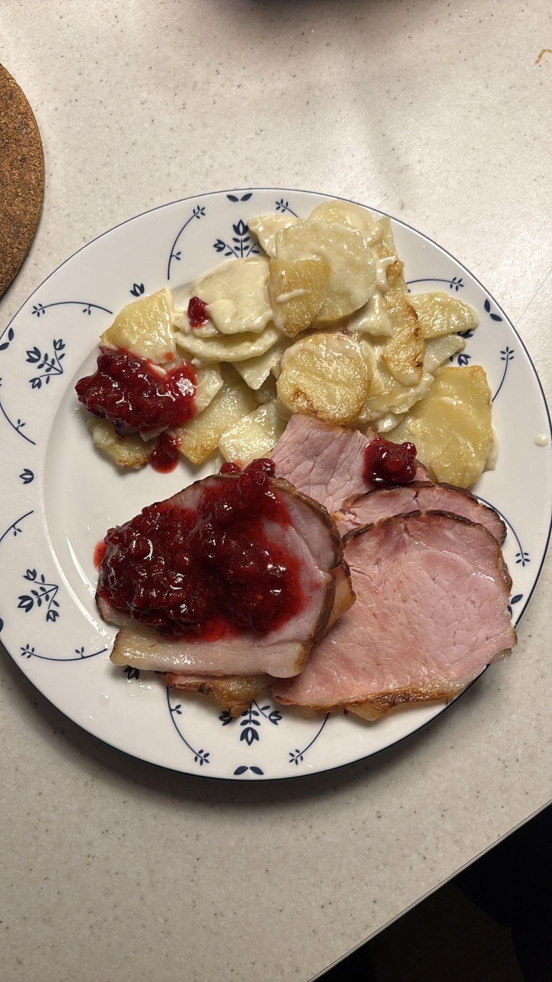 Skinke med fløtegratinerte