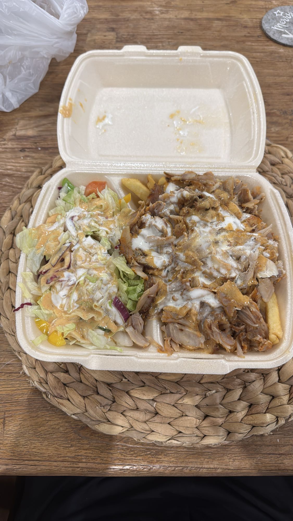 Kapsalon mit Salat