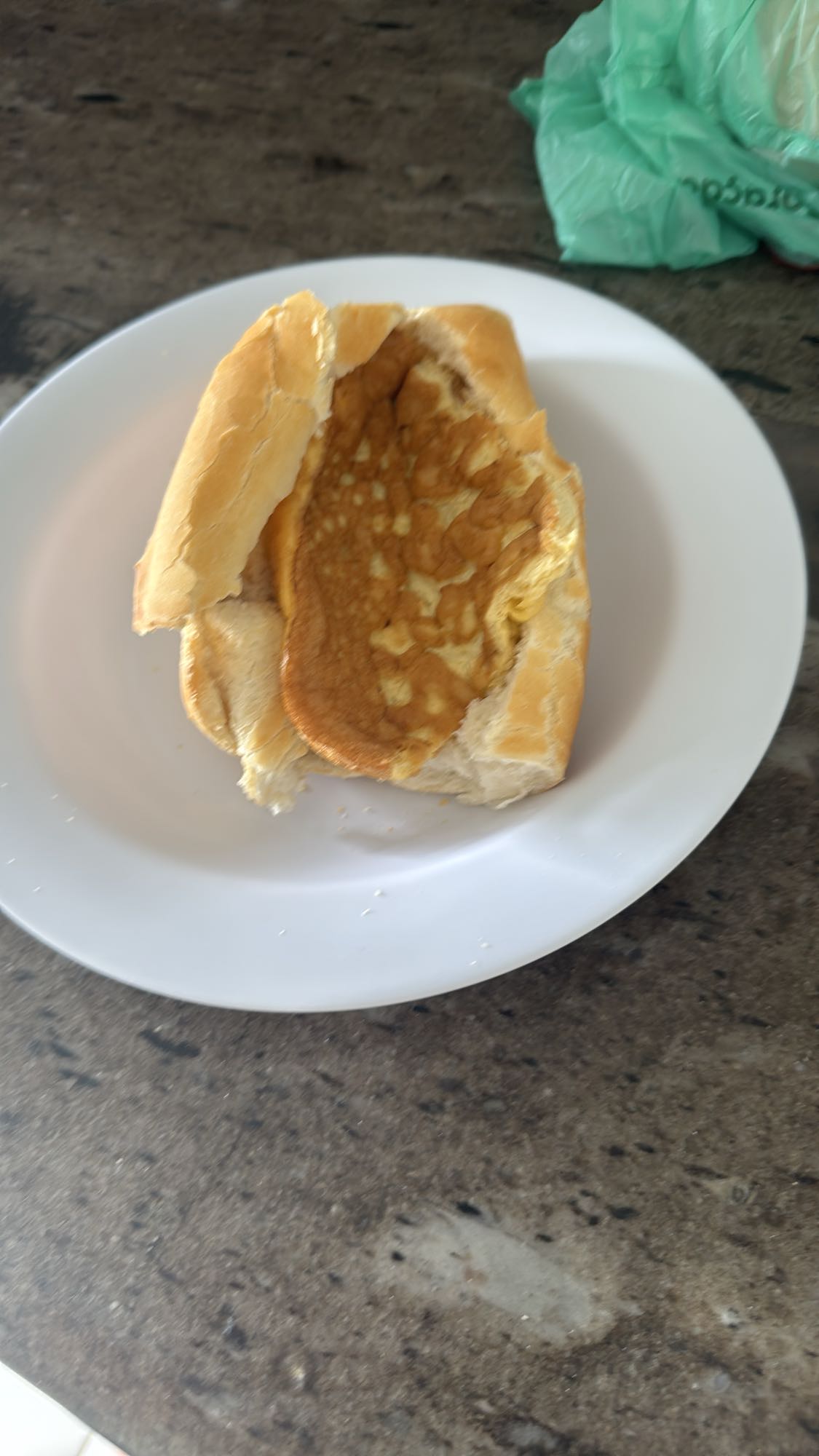 Pão com omelete