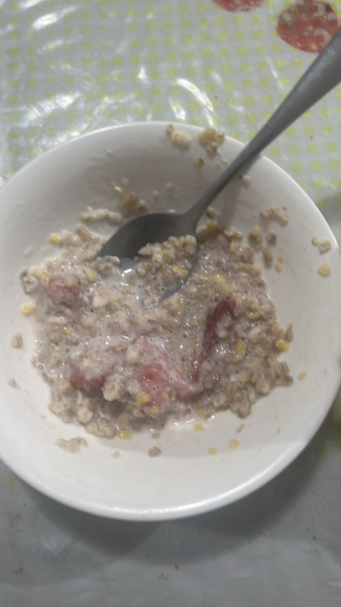 овсяная каша с клубникой